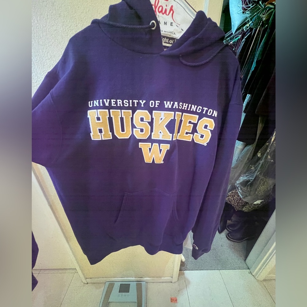 Washington Huskies Men’s Medium sweatshirt